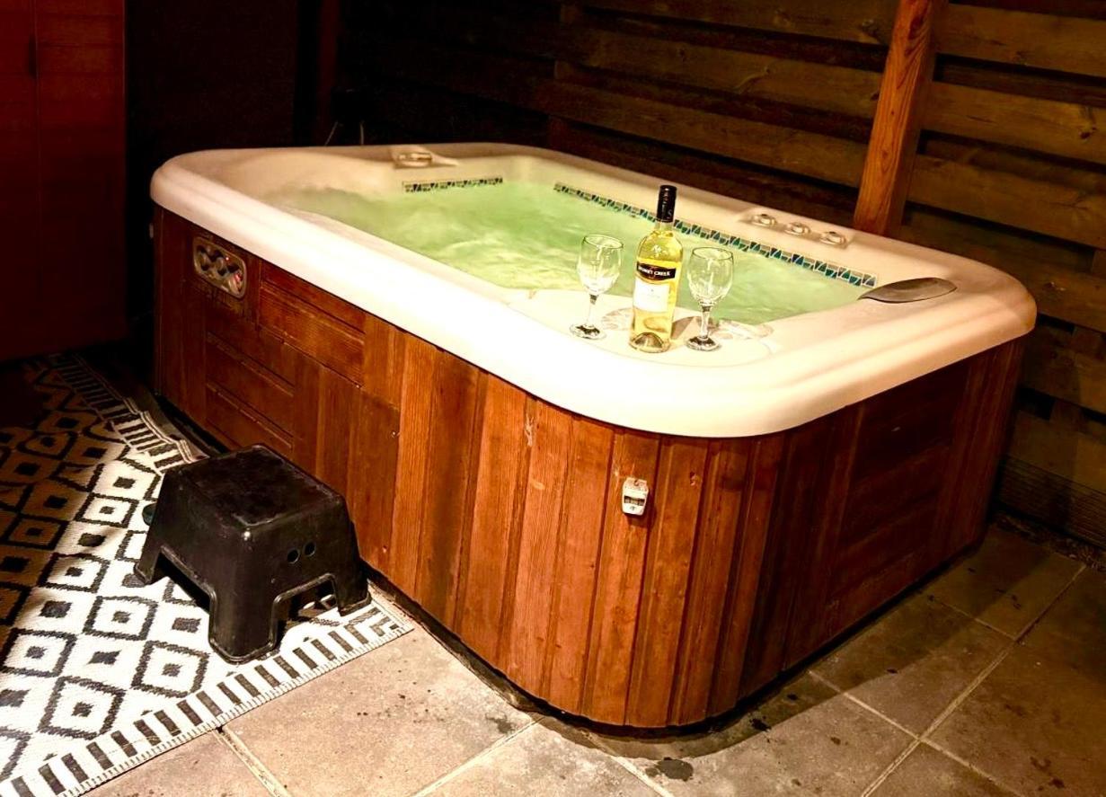 Tiny House With Sauna & Jacuzzi Near Amsterdam Vijfhuizen Εξωτερικό φωτογραφία