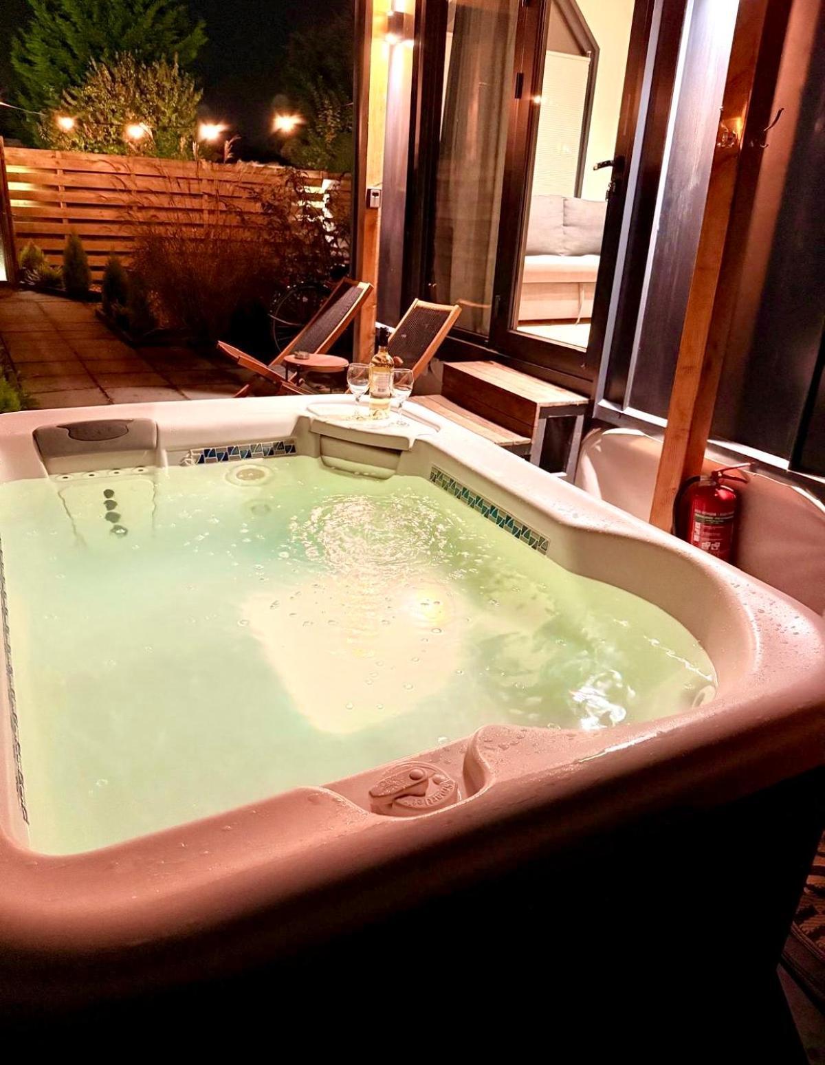 Tiny House With Sauna & Jacuzzi Near Amsterdam Vijfhuizen Εξωτερικό φωτογραφία